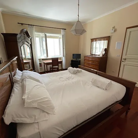 Vatican Vibes - 5 Minutes From The Pope Roma