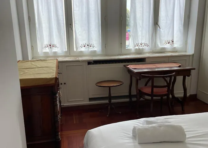 Vatican Vibes - 5 Minutes From The Pope Rom